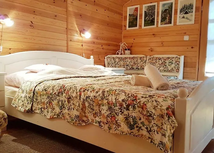 Alojamento de Turismo Selvagem Letniskowy Na Kaszubach Lub Z Kominkiem